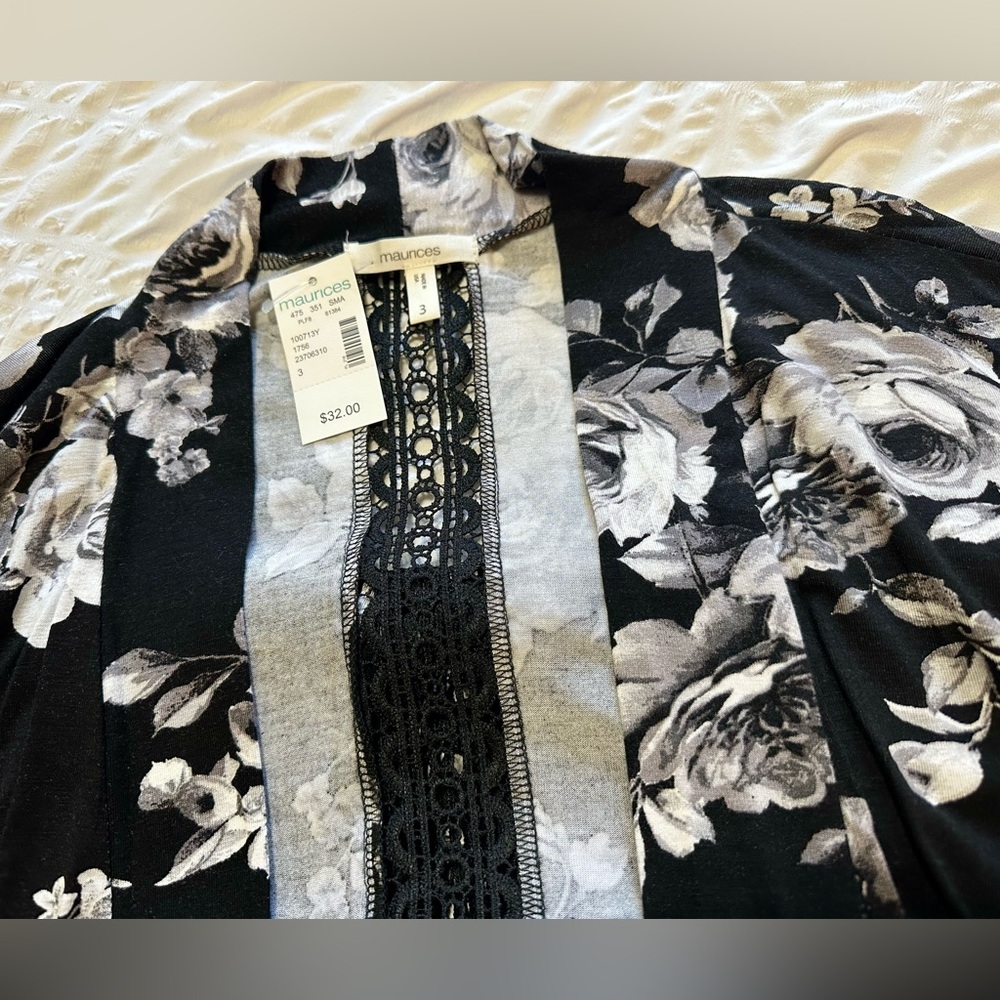 🖤MAURICE’S Black & White Floral Cardigan 3X NWT - Picture 4 of 12